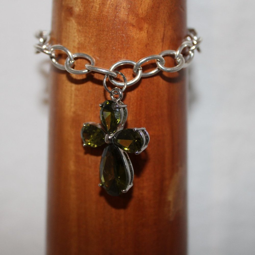 Bracelet with green cross